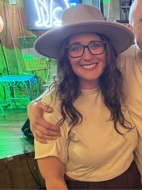 Meet your Posher, Kendra